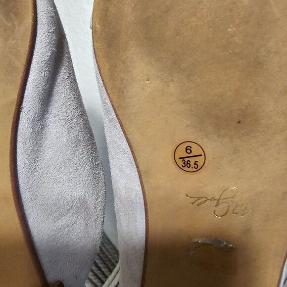 42 Gold Gray Suede Pointed Mules Sz 6 - Picture 7 of 7